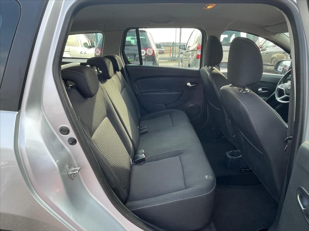 2017 Dacia Logan - 11