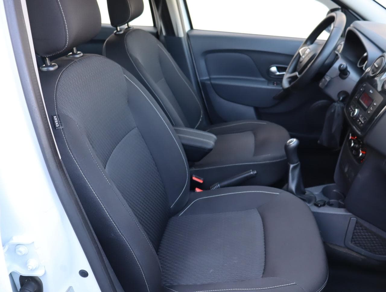 2019 Dacia Logan - 23