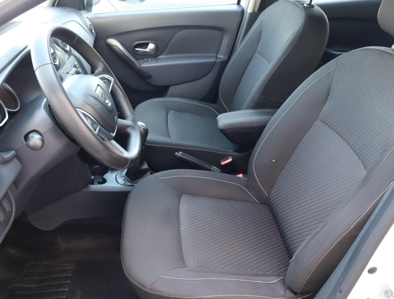 2019 Dacia Logan - 31