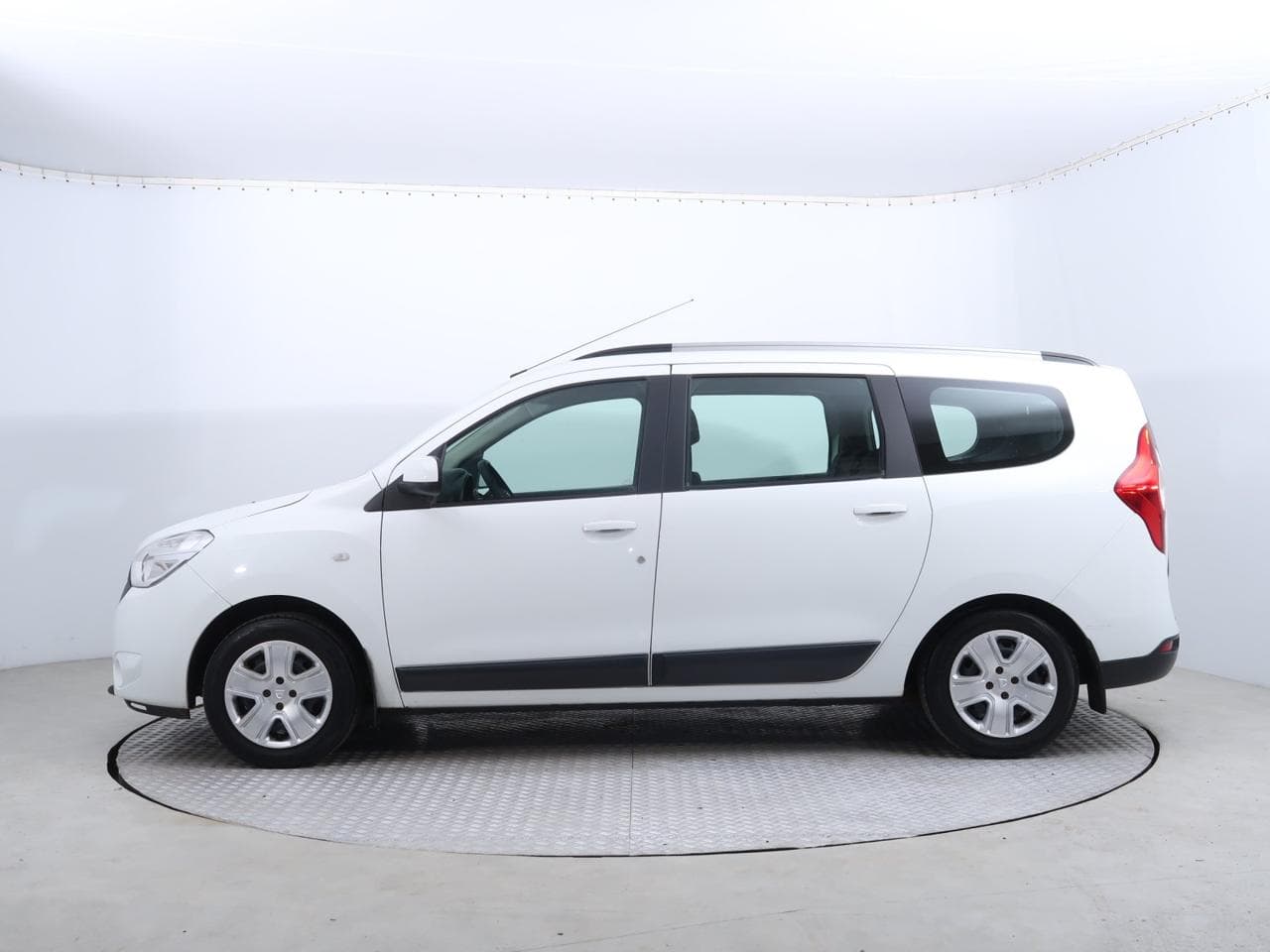 2017 Dacia Lodgy - 4