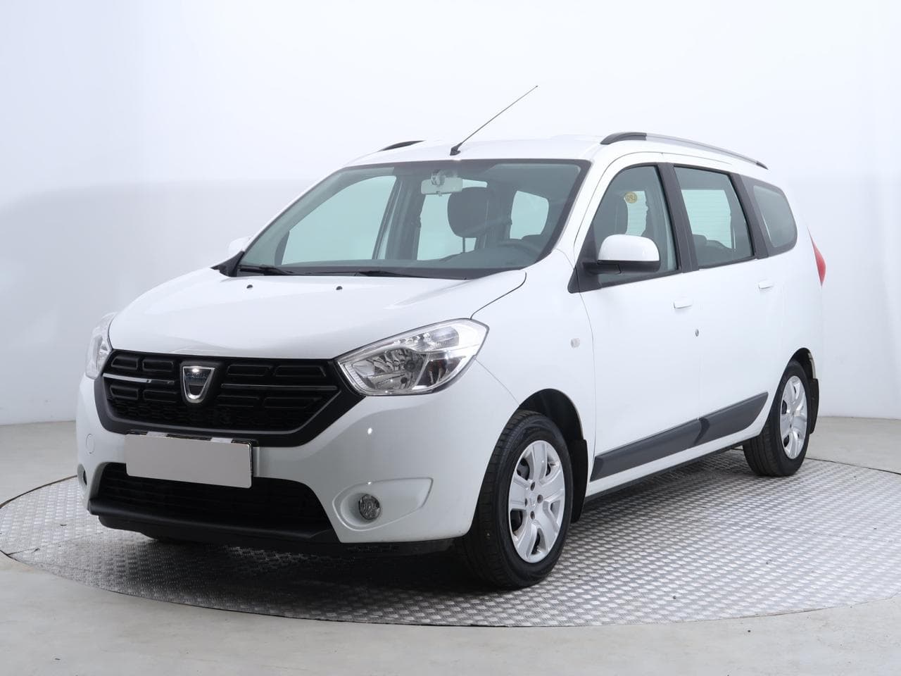 2017 Dacia Lodgy - 3