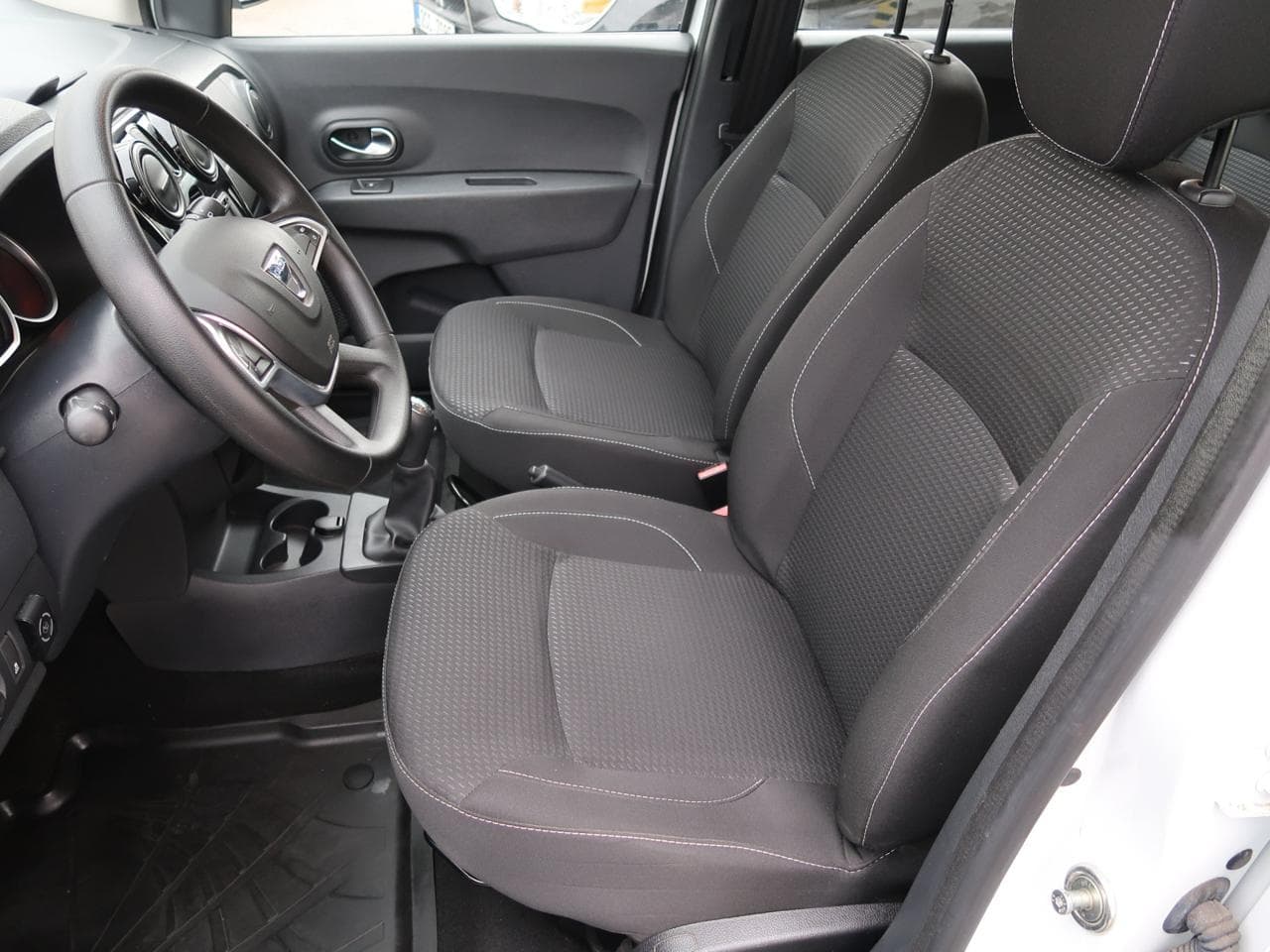 2017 Dacia Lodgy - 16