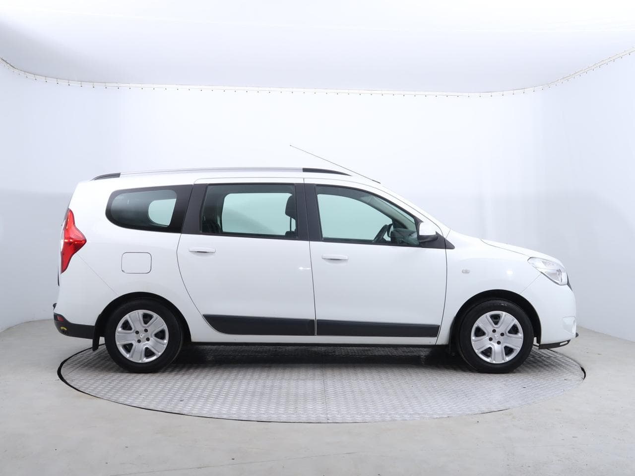 2017 Dacia Lodgy - 8