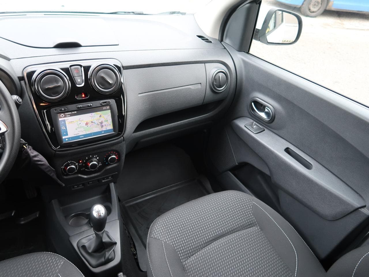 2017 Dacia Lodgy - 11