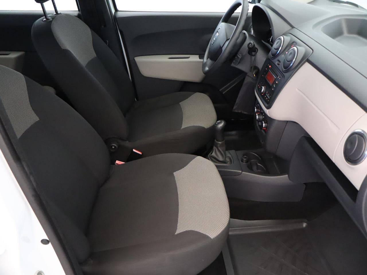 2015 Dacia Lodgy - 10