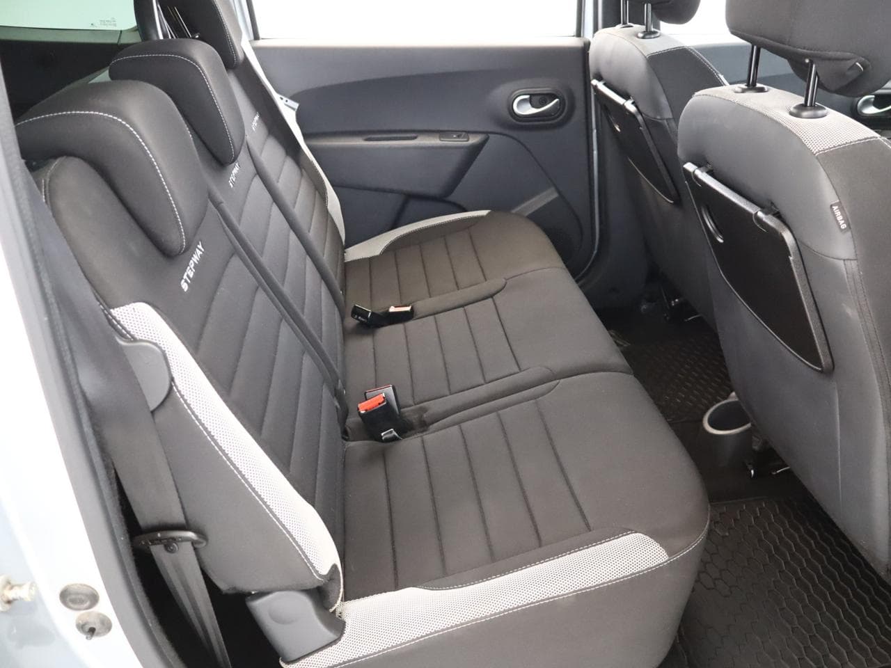 2020 Dacia LODGY - 11