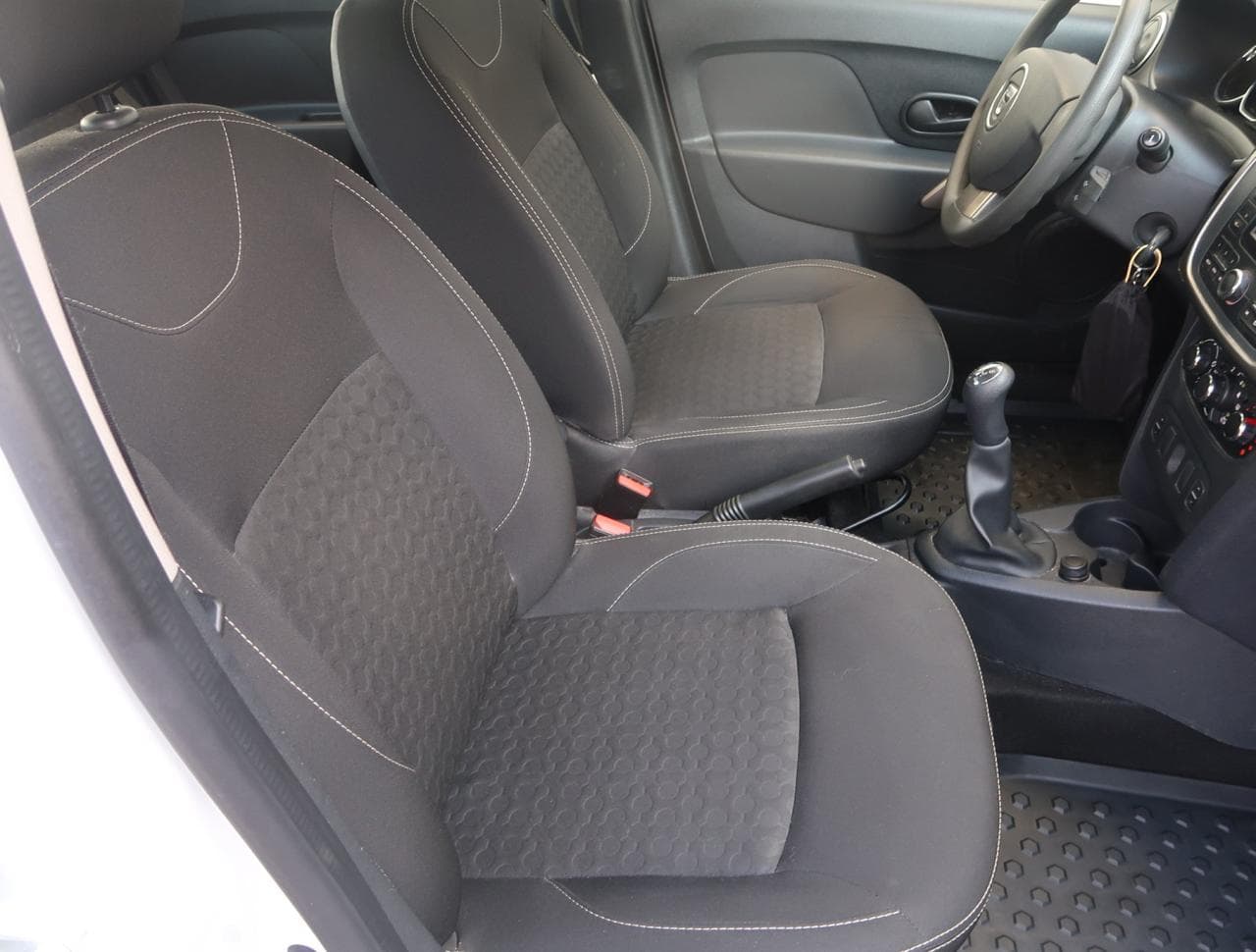 2016 Dacia Logan - 12