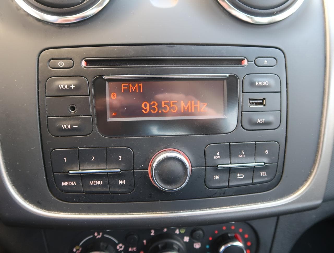 2016 Dacia Logan - 18