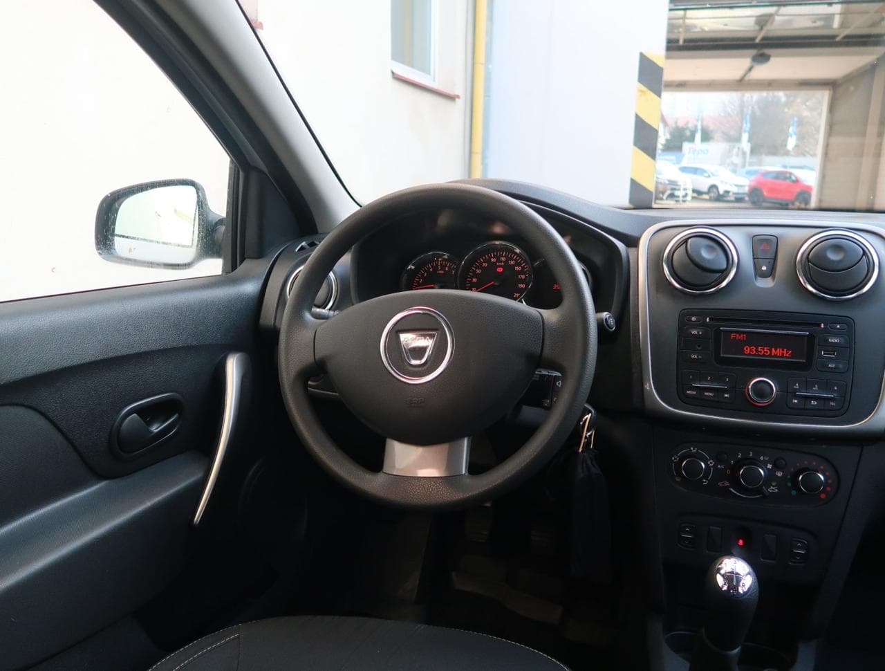 2016 Dacia Logan - 9