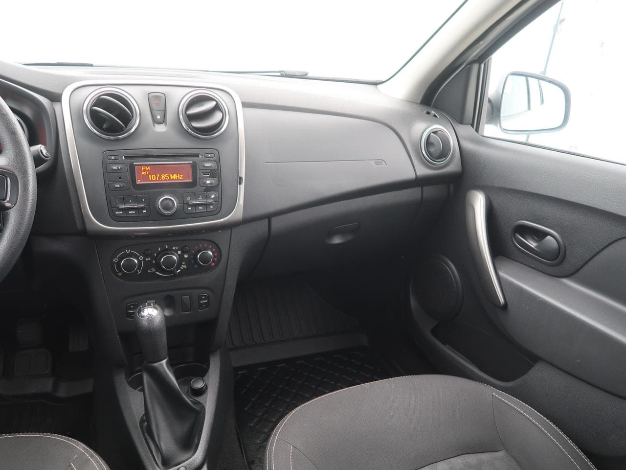 2015 Dacia LOGAN - 11