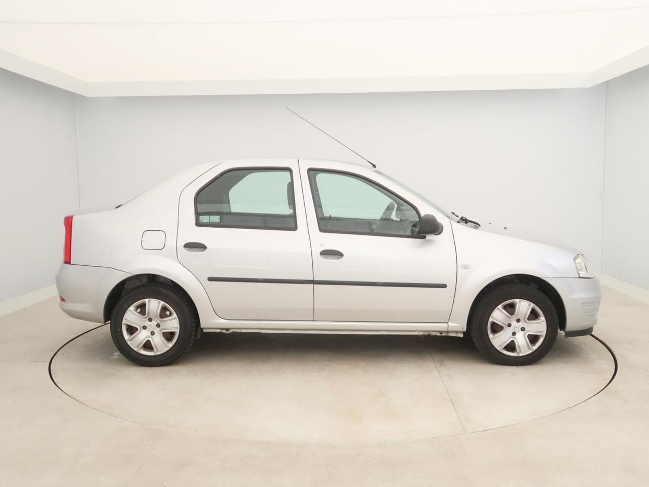 2010 Dacia LOGAN - 8