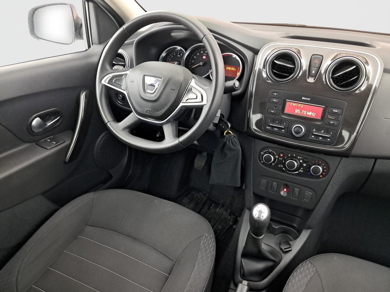 2020 Dacia LOGAN - 9