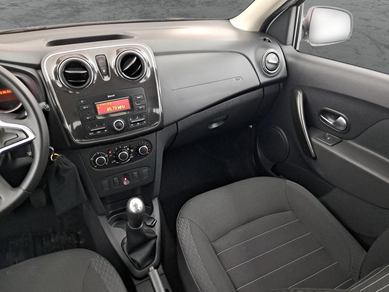 2020 Dacia LOGAN - 11