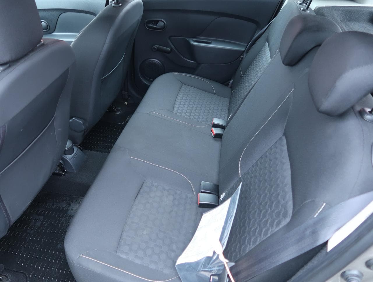 2015 Dacia Sandero - 15