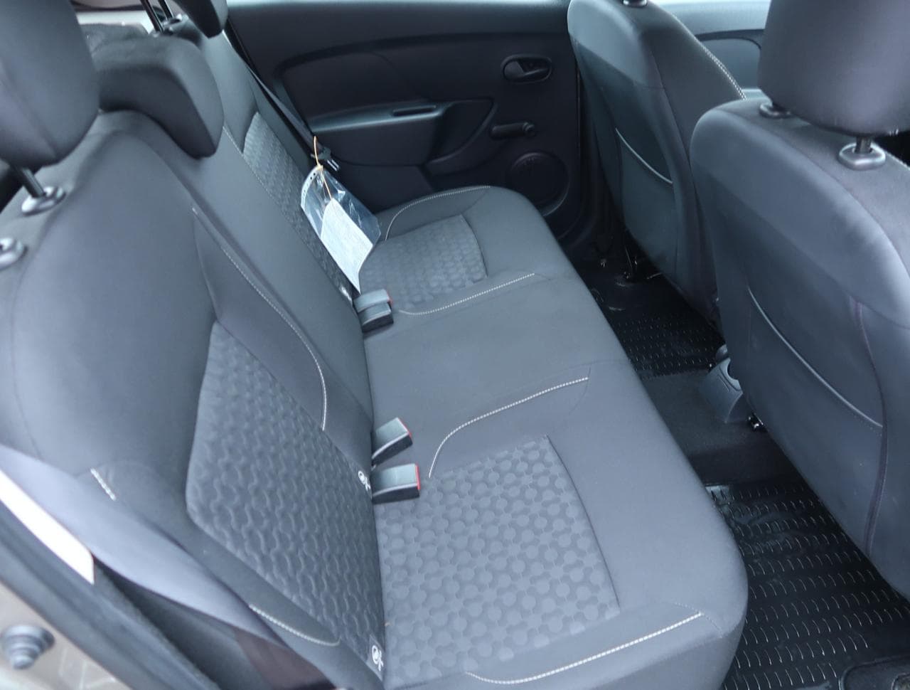 2015 Dacia Sandero - 13