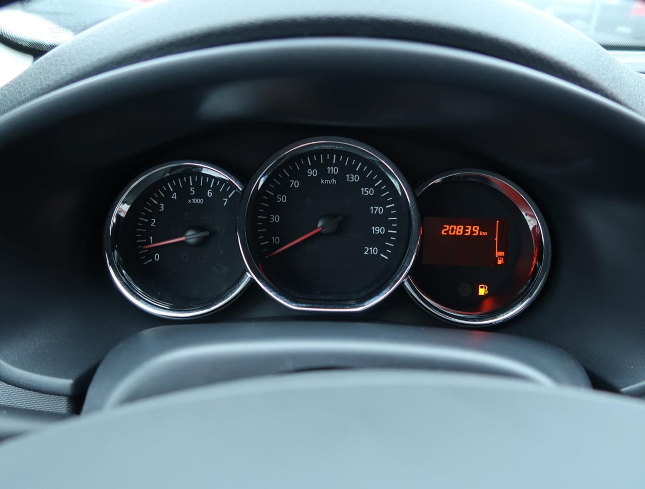 2015 Dacia Sandero - 17