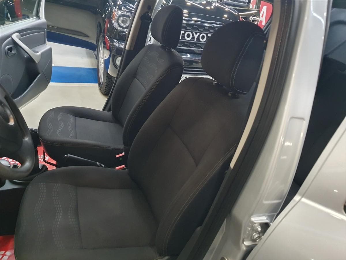 2011 Dacia Sandero - 16