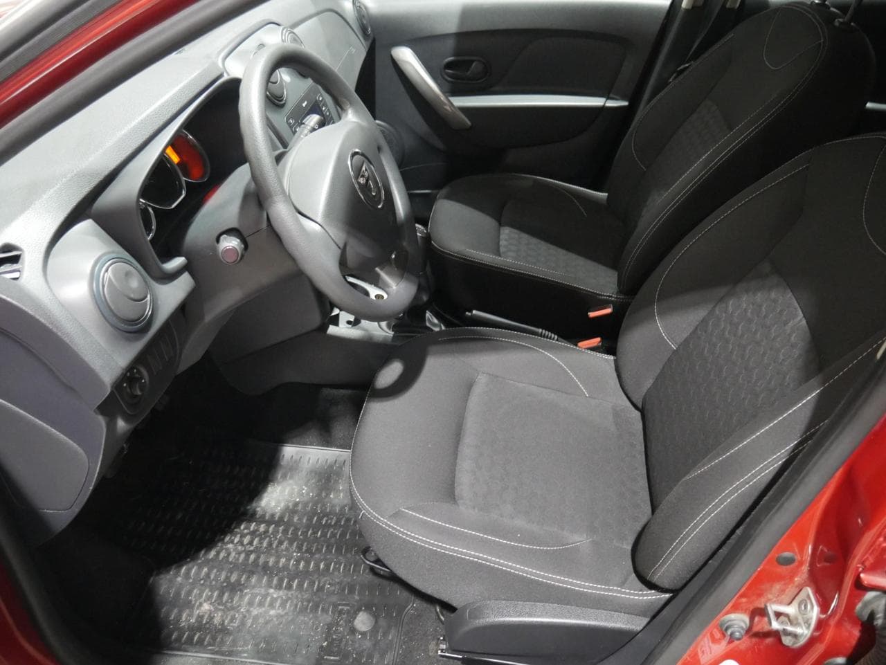 2015 Dacia Sandero - 17