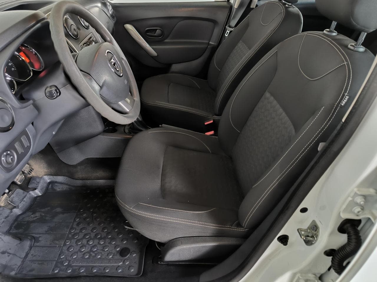 2016 Dacia Sandero - 17