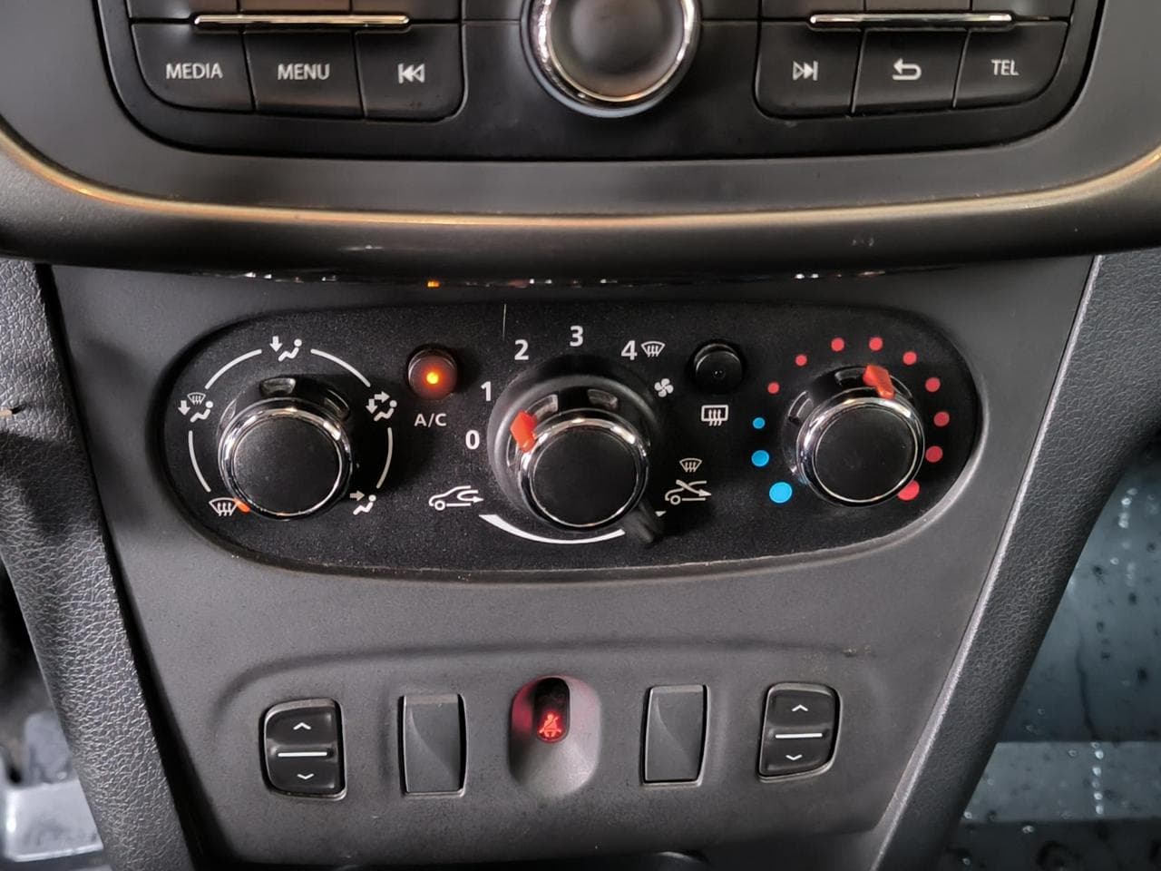 2016 Dacia Sandero - 29