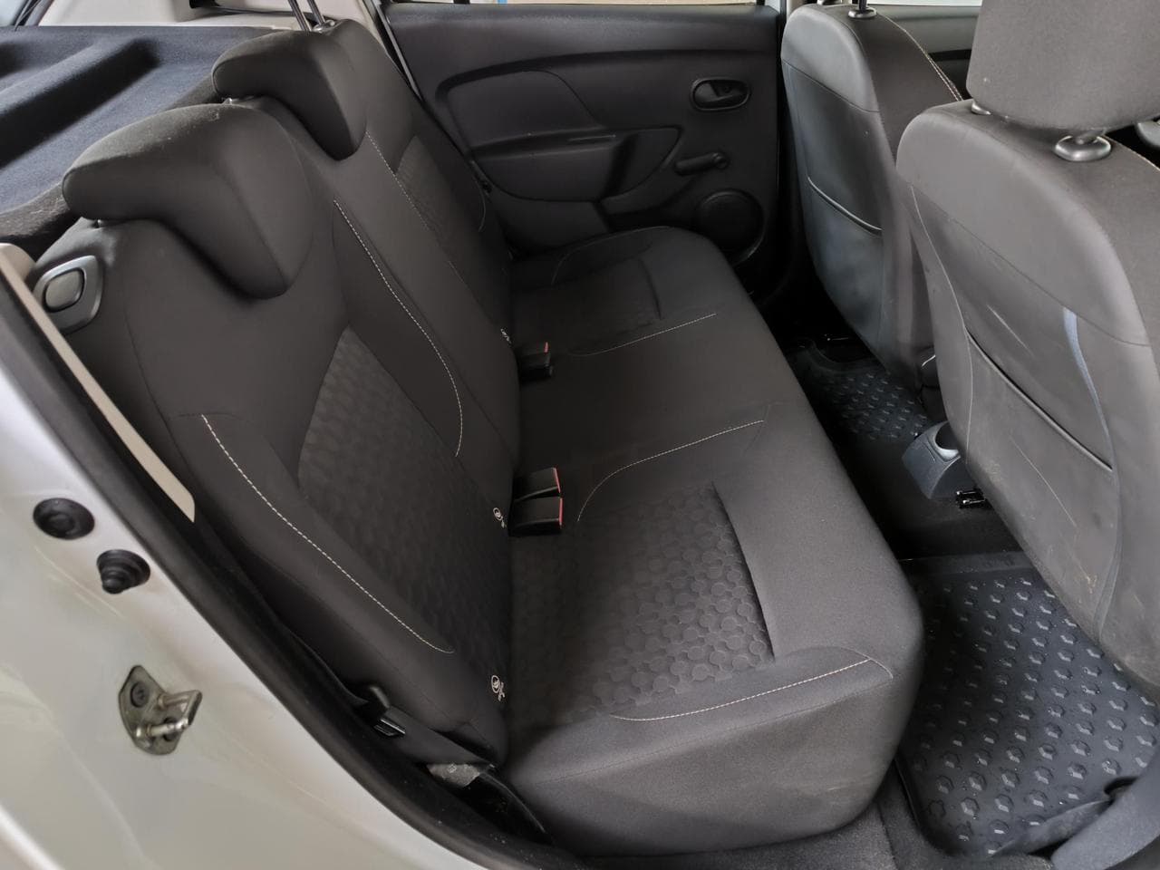 2016 Dacia Sandero - 21