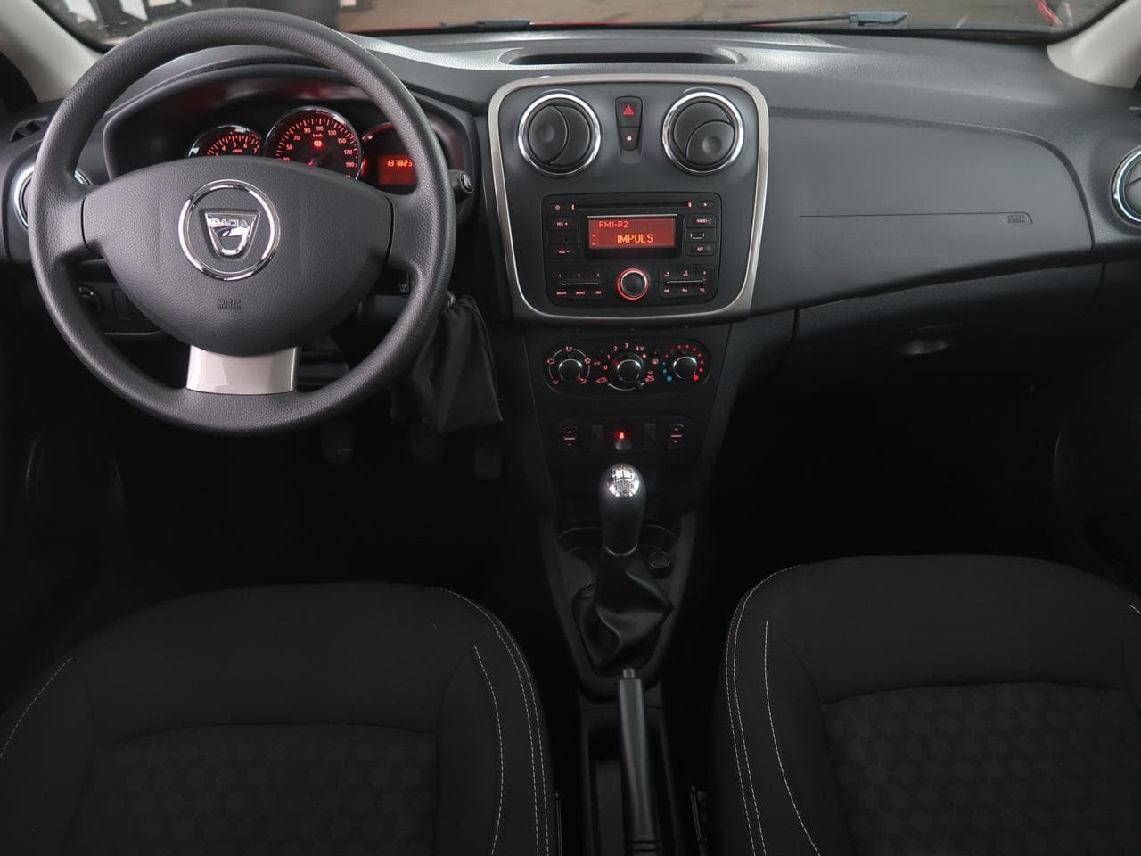 2015 Dacia Sandero - 19