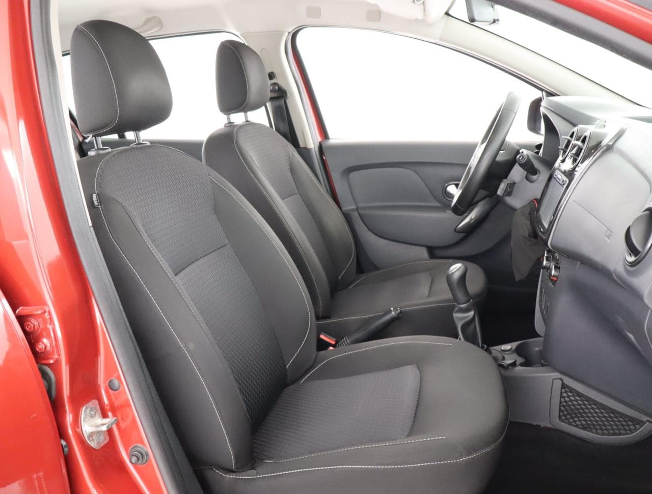 2017 Dacia Sandero - 23