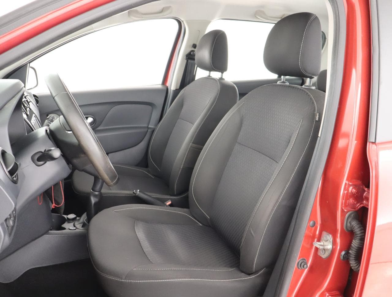 2017 Dacia Sandero - 31