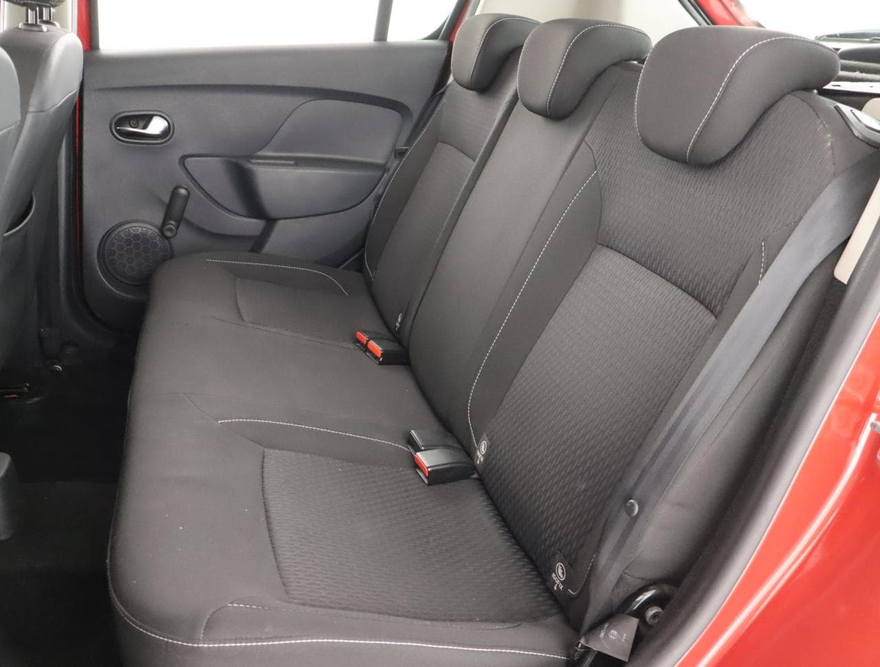 2017 Dacia Sandero - 29