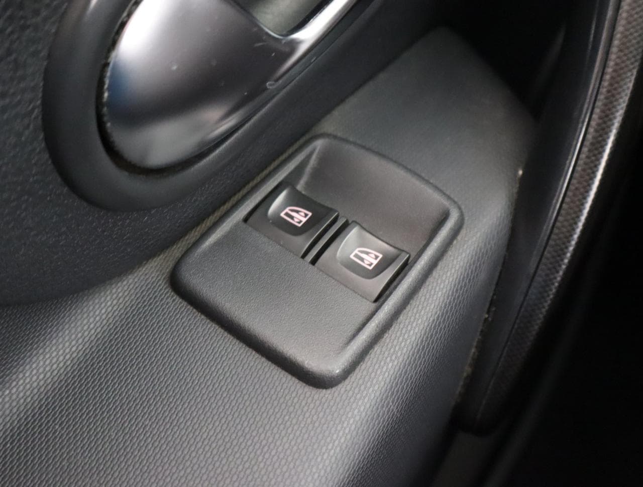 2017 Dacia Sandero - 37