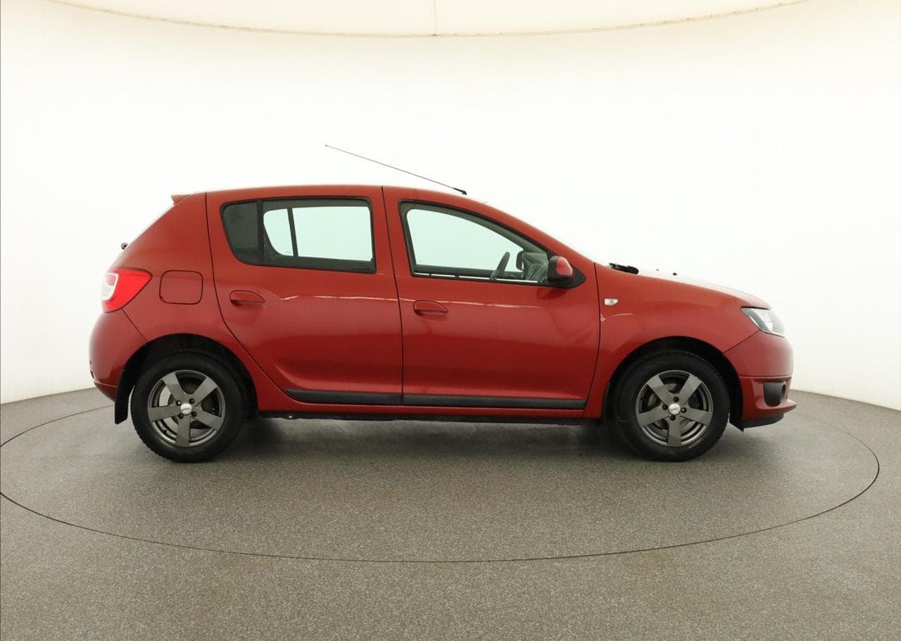 2016 Dacia Sandero - 15