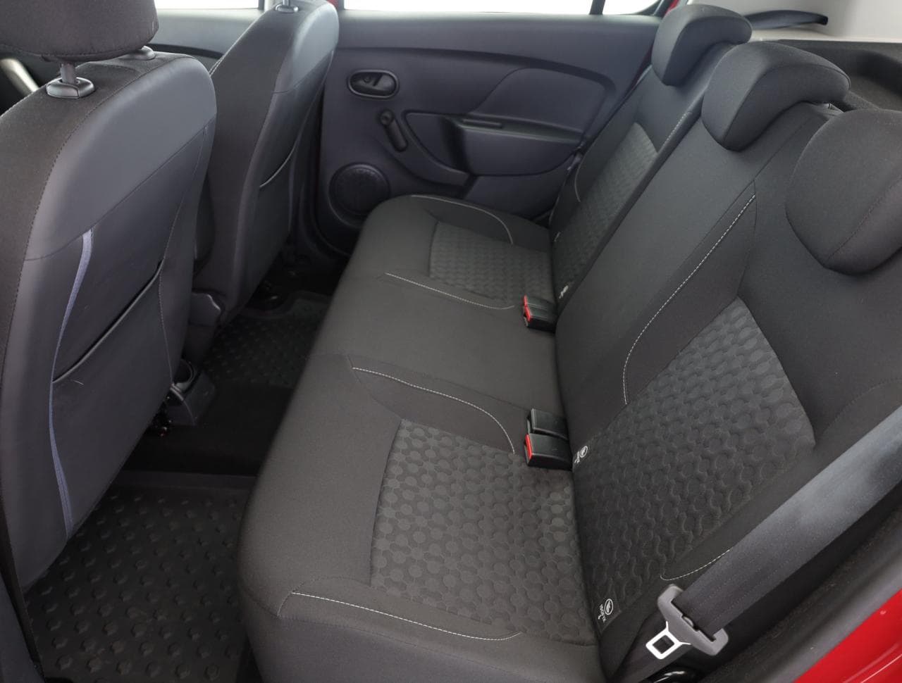 2016 Dacia Sandero - 23