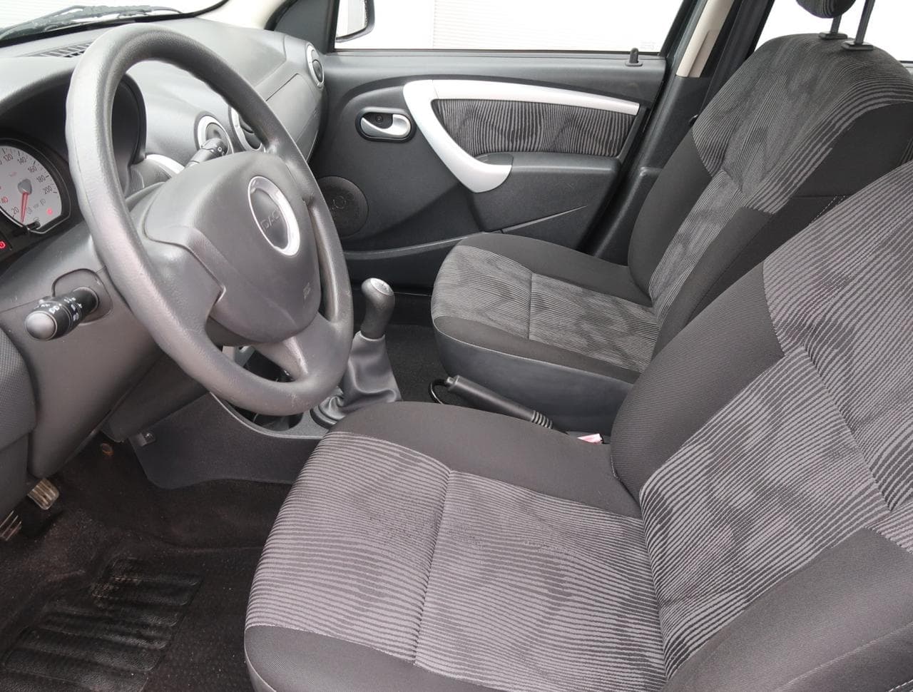 2010 Dacia SANDERO - 28