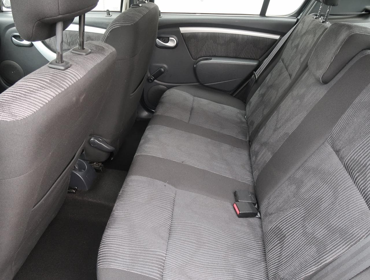 2010 Dacia SANDERO - 26