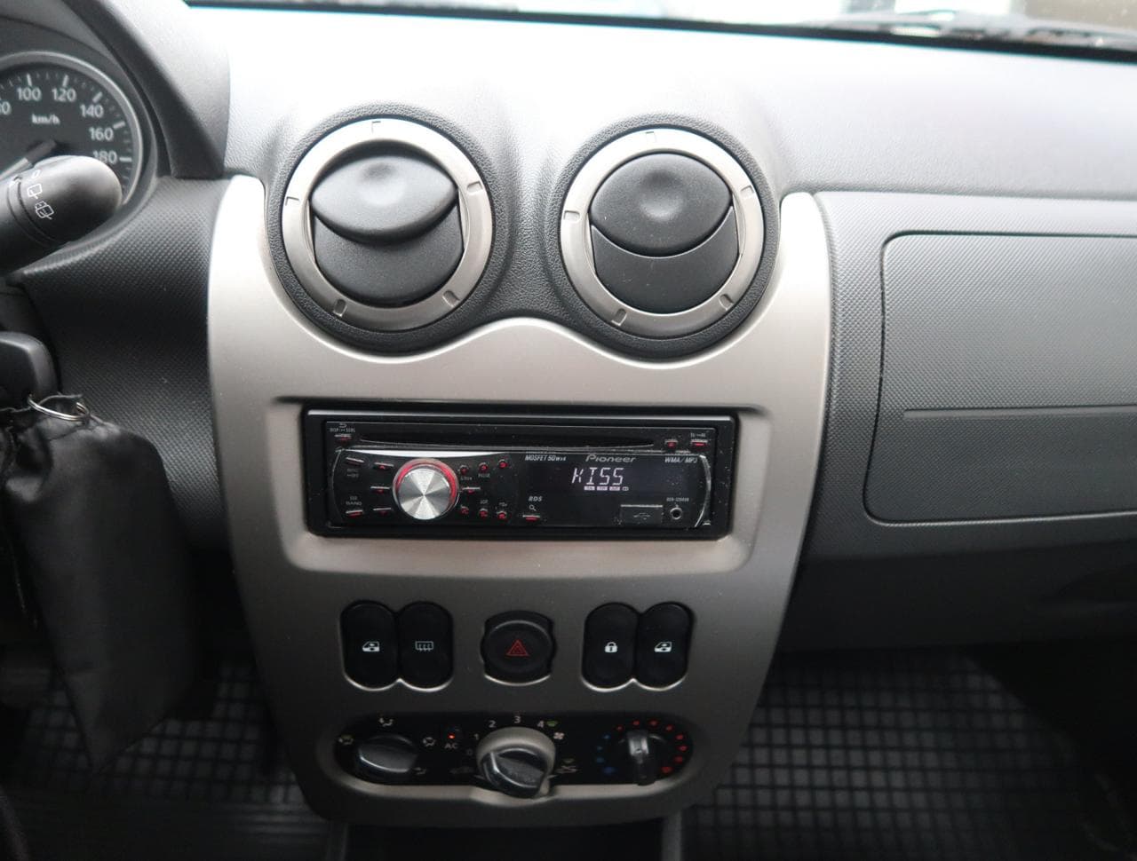 2010 Dacia SANDERO - 33