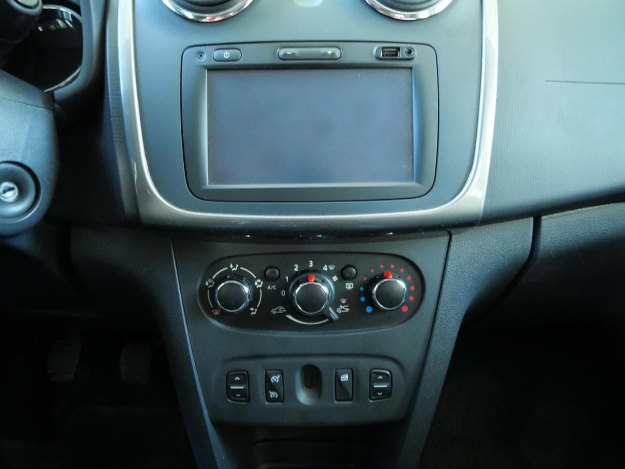 2016 Dacia SANDERO - 13