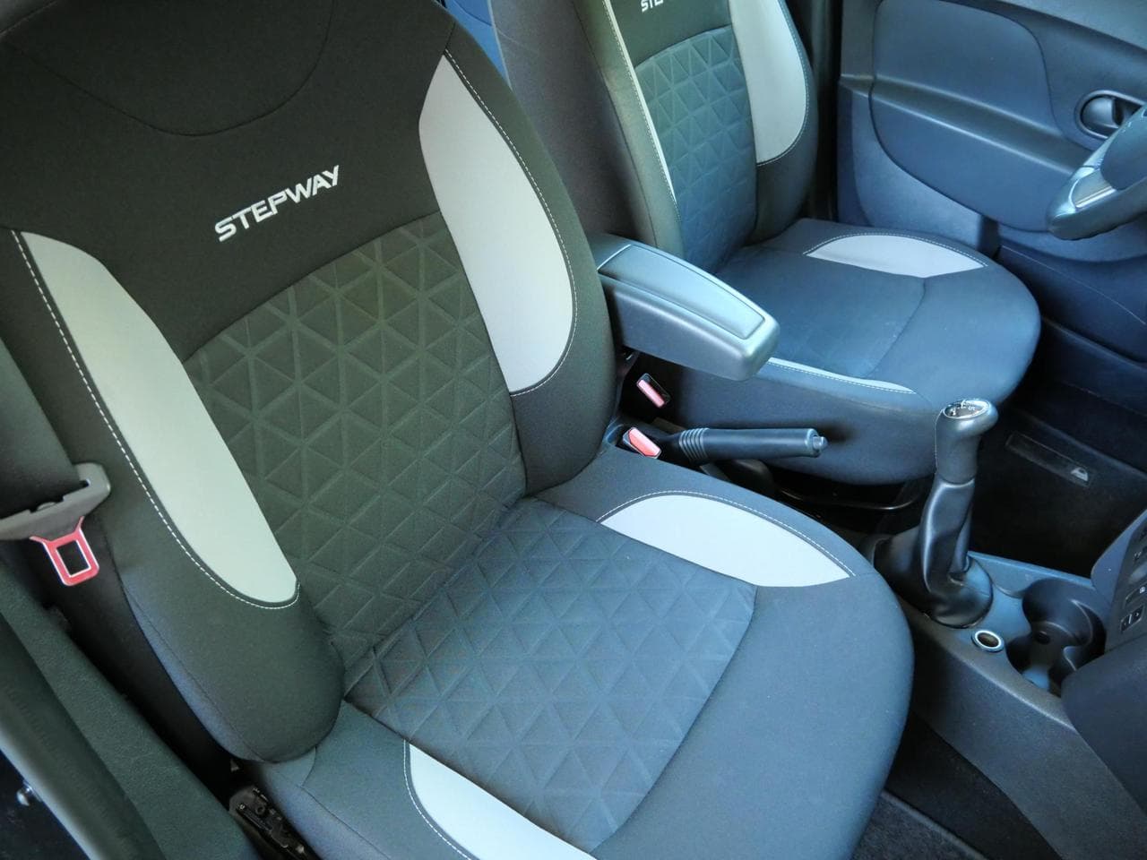 2016 Dacia SANDERO - 11