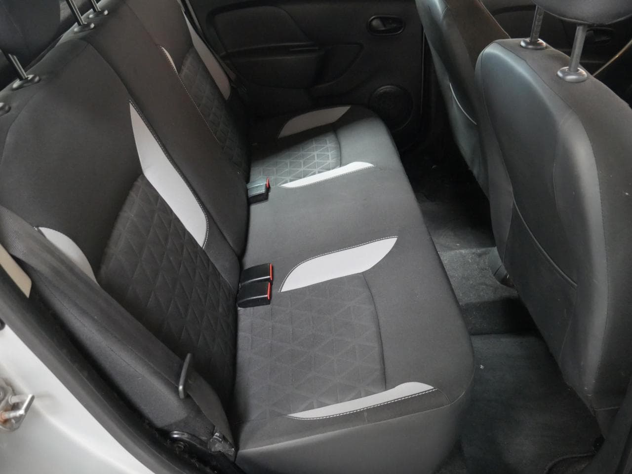 2013 Dacia SANDERO - 18
