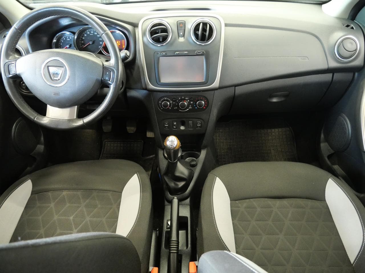 2015 Dacia SANDERO - 12