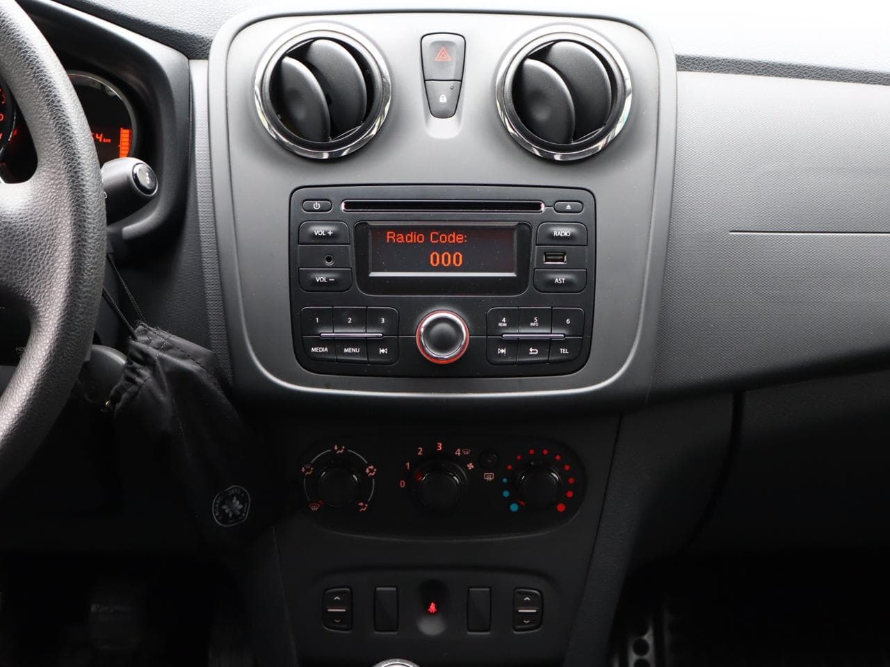 2016 Dacia SANDERO - 22