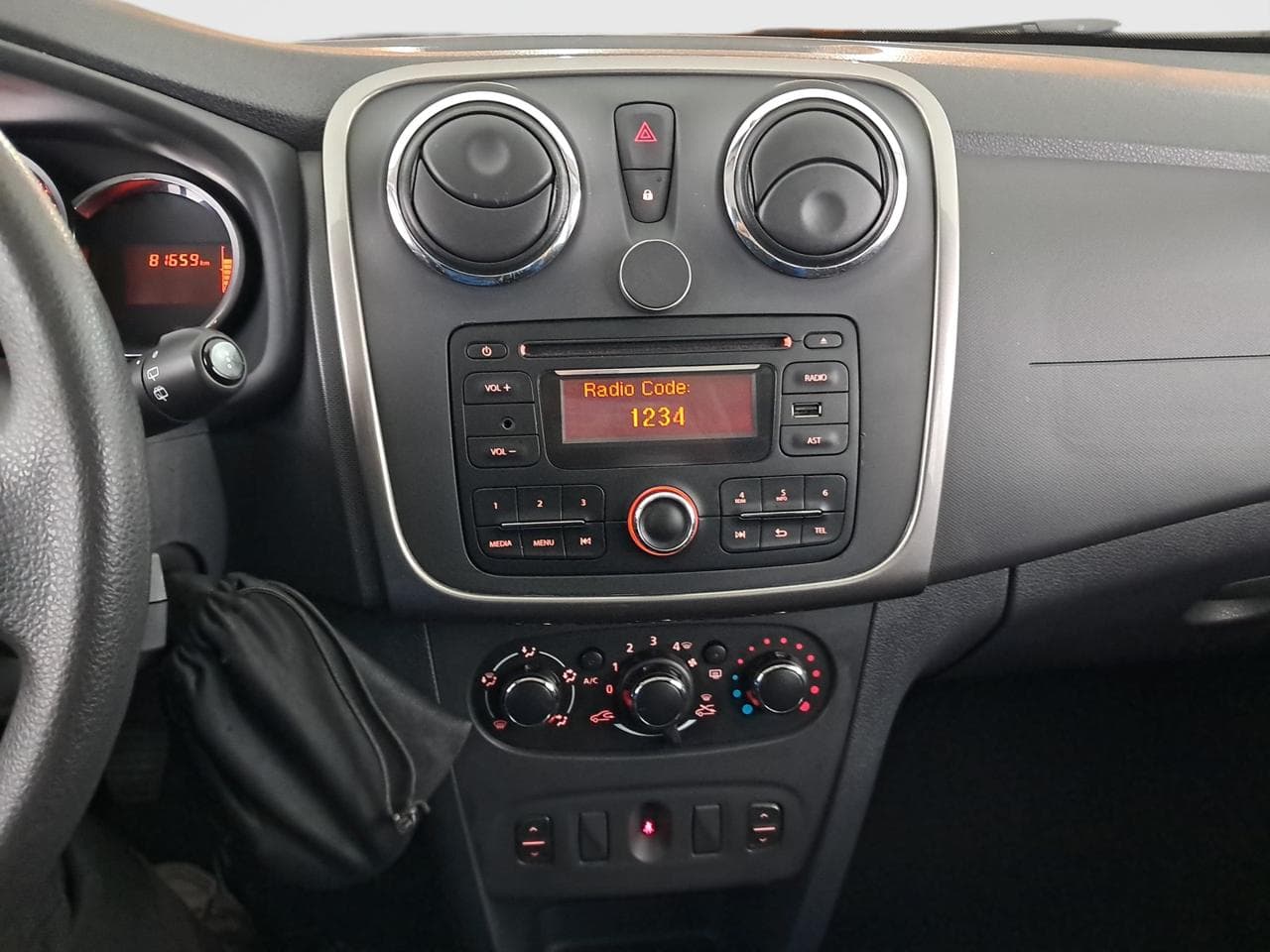 2016 Dacia SANDERO - 34