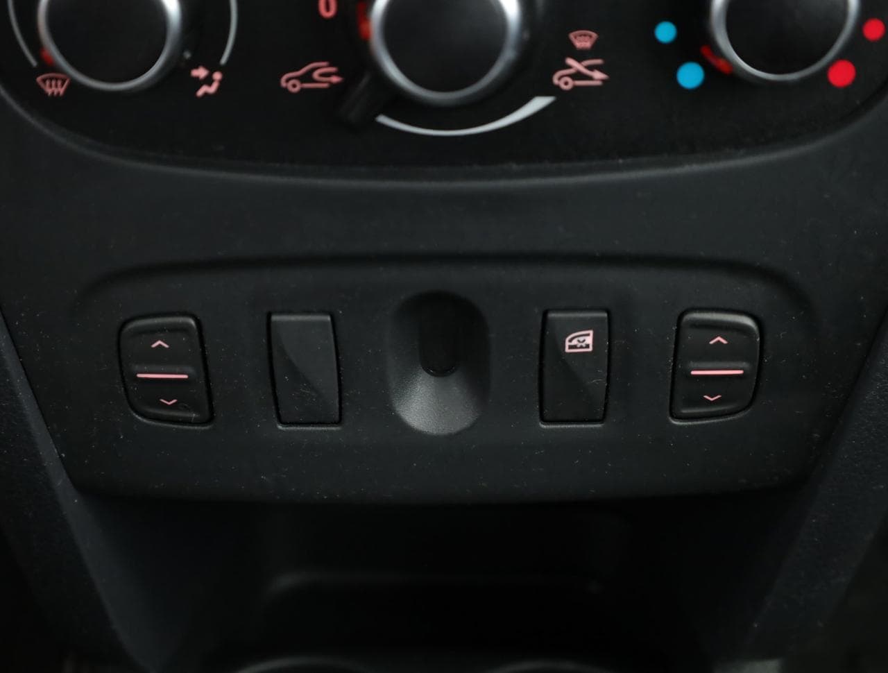 2020 Dacia SANDERO - 31