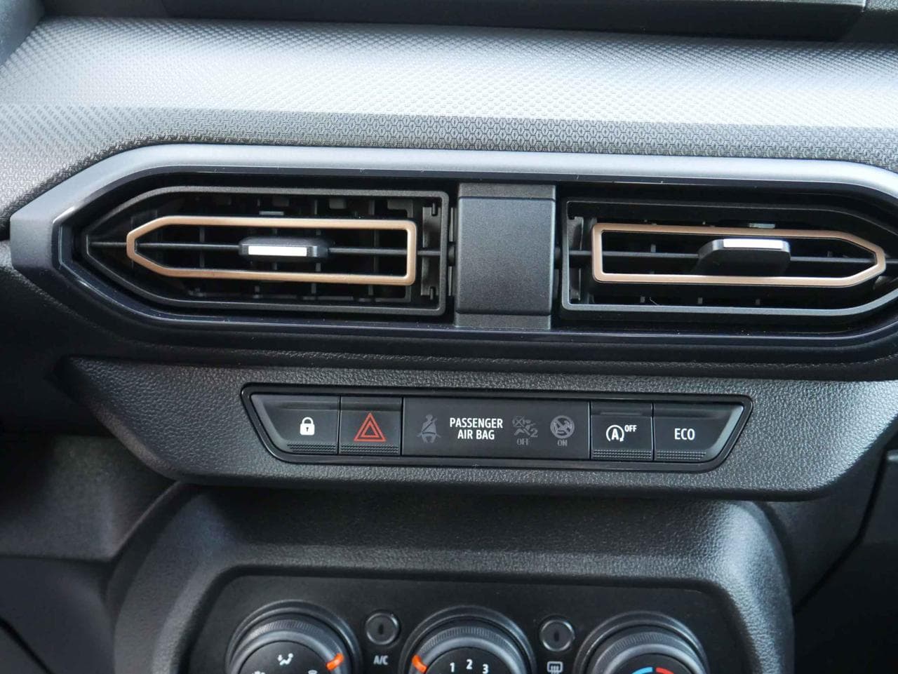 2025 Dacia SANDERO - 17