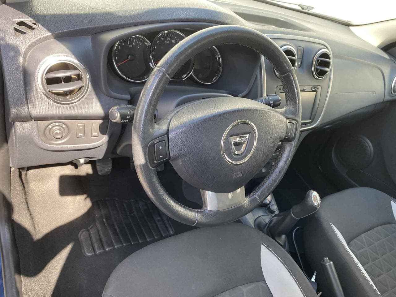 2016 Dacia SANDERO - 23