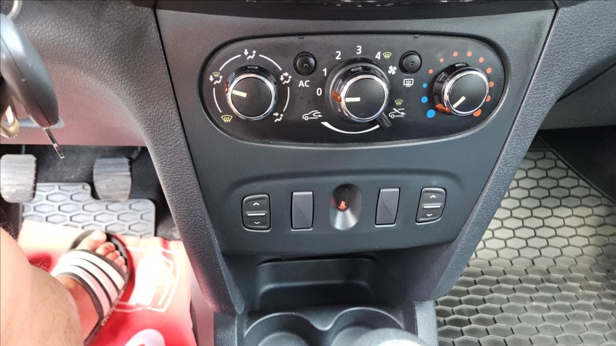 2014 Dacia SANDERO - 8