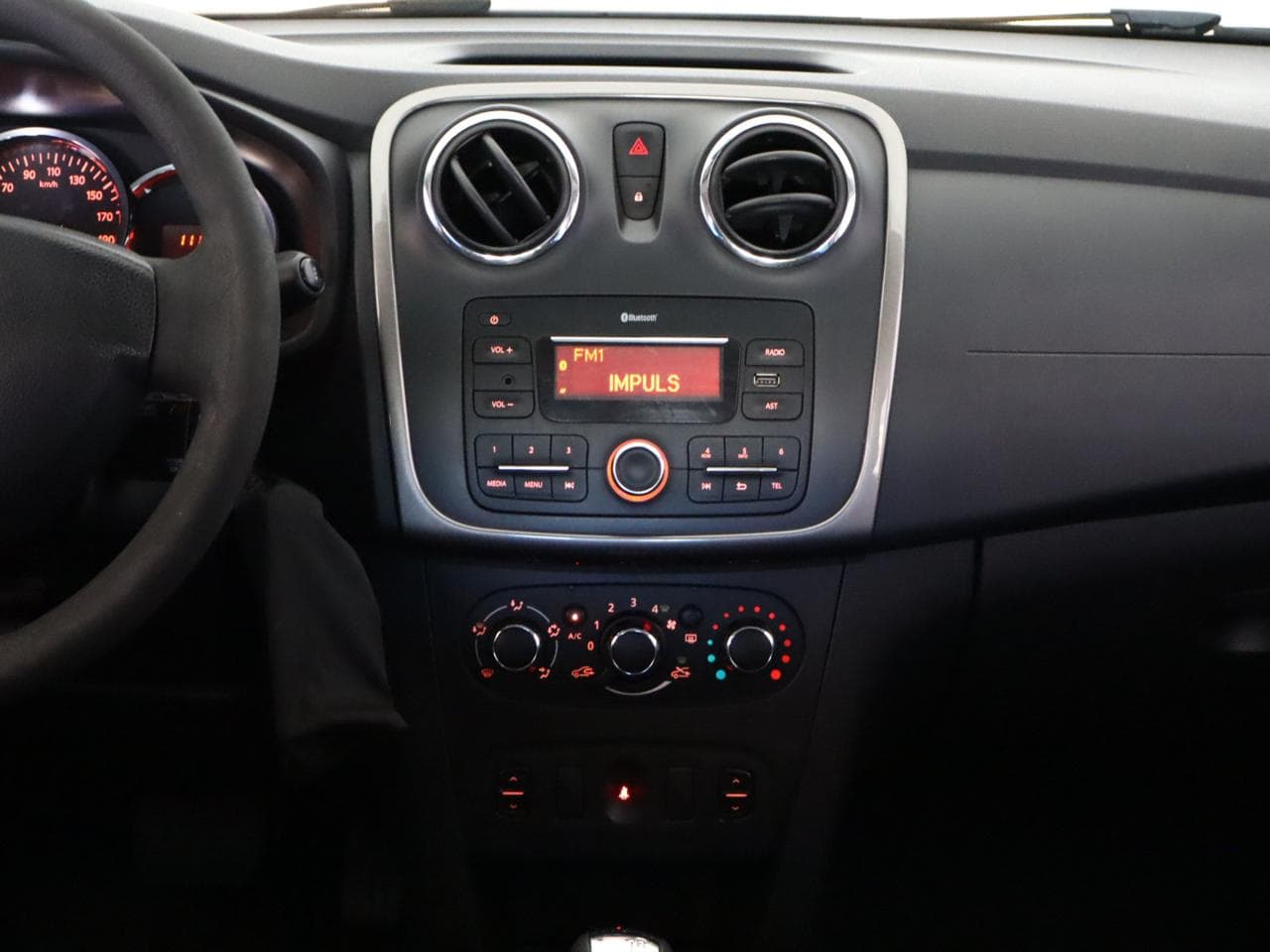 2016 Dacia SANDERO - 25