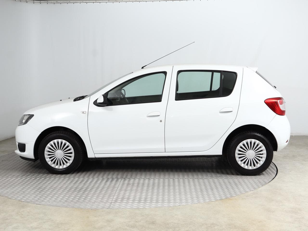 2016 Dacia SANDERO - 5