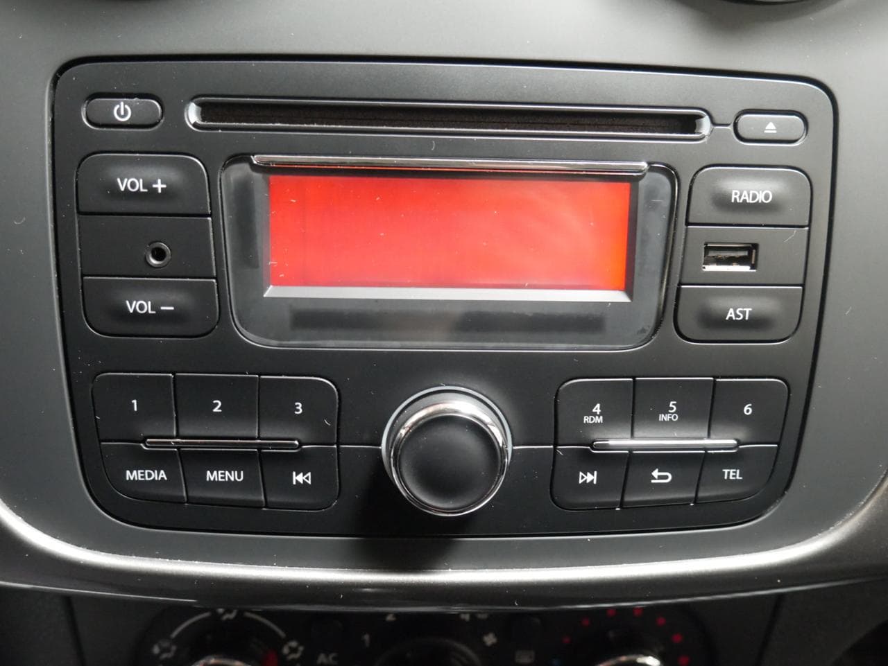 2015 Dacia SANDERO - 14
