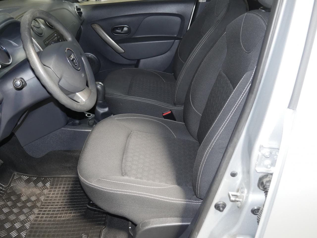 2015 Dacia SANDERO - 9