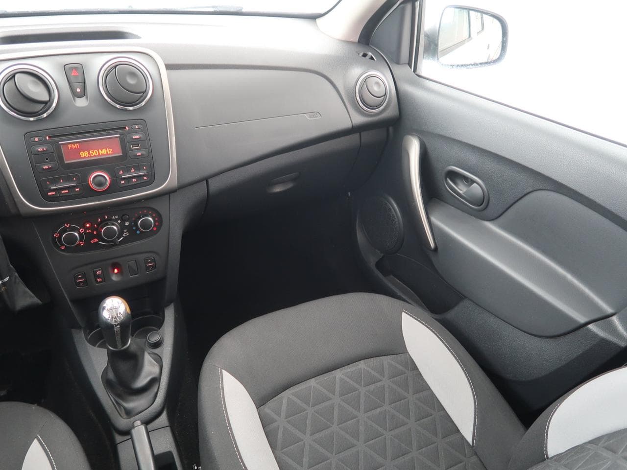 2016 Dacia SANDERO - 11